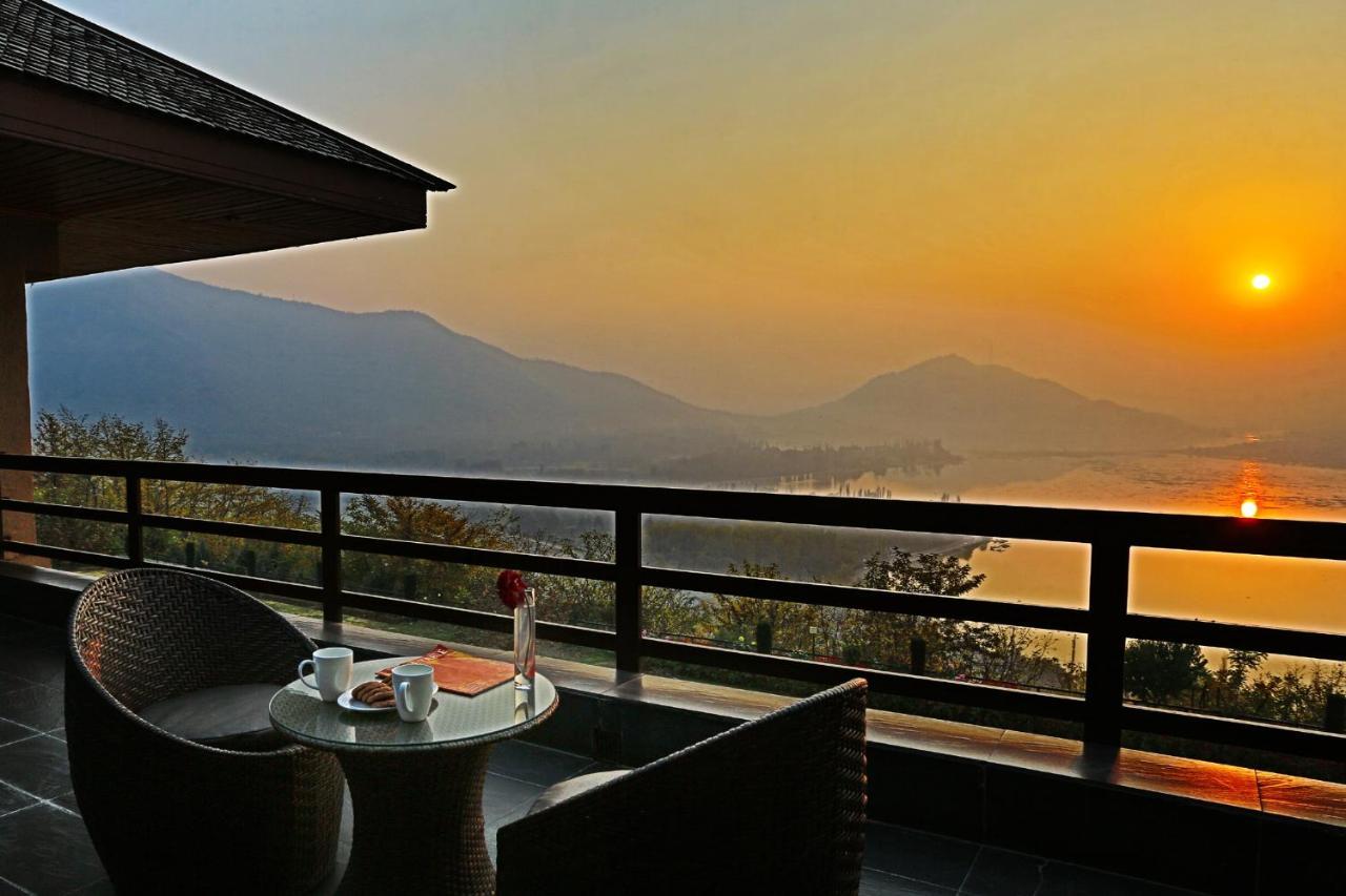 Hotel Taj Dal View Srinagar Exteriér fotografie